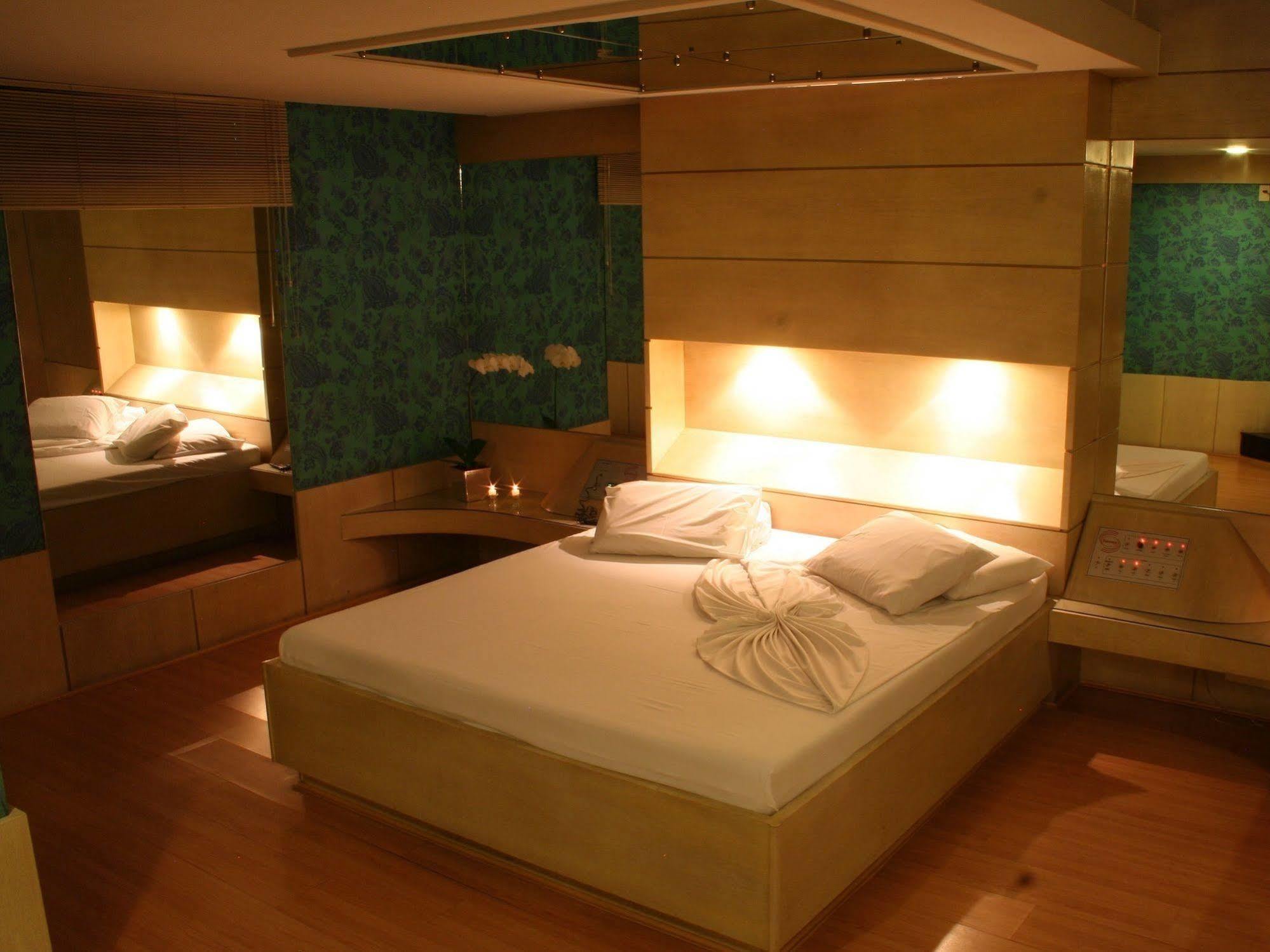Motel Sunny (Adults Only) เบโลโอรีซอนชี ภายนอก รูปภาพ