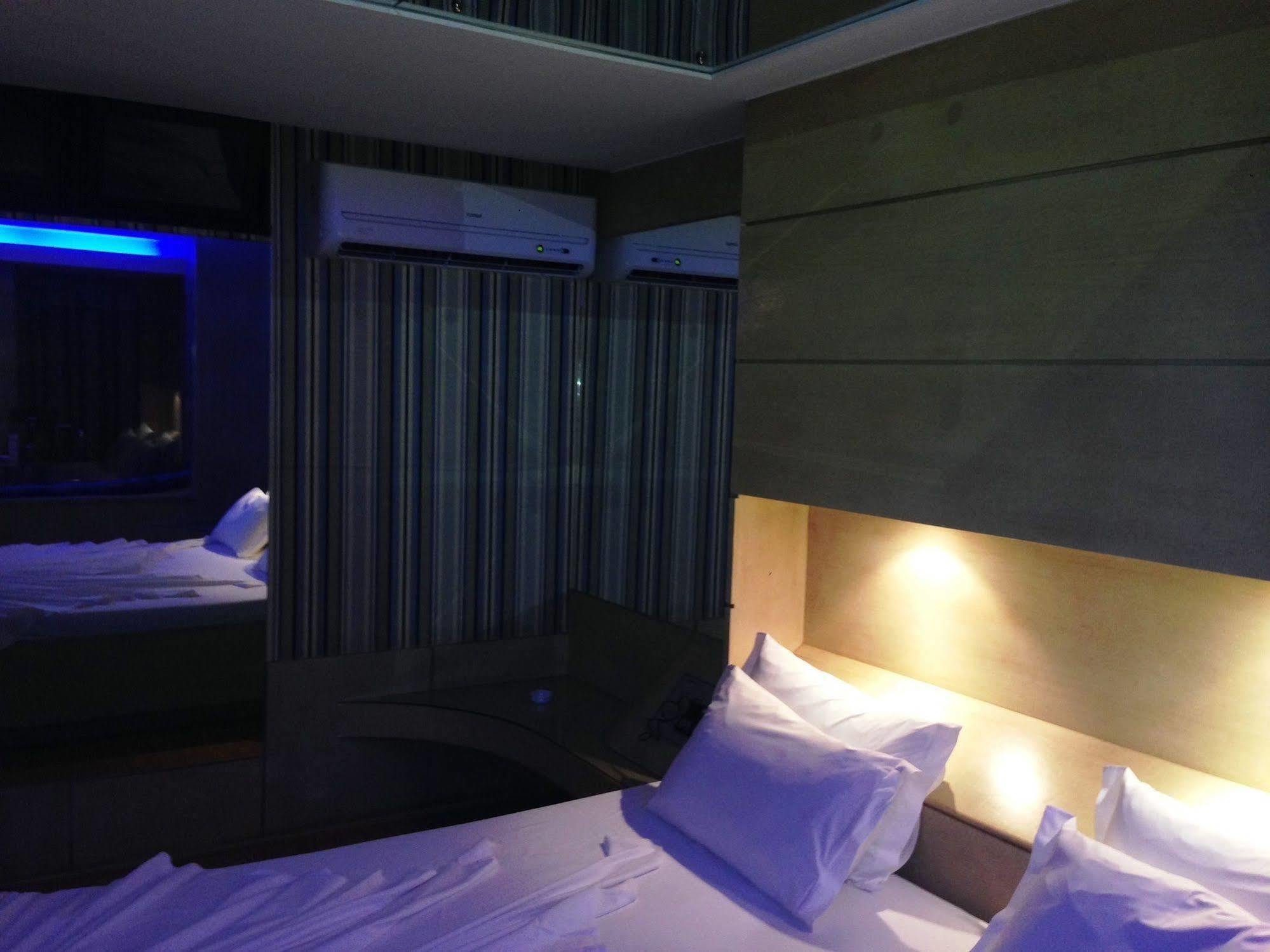 Motel Sunny (Adults Only) เบโลโอรีซอนชี ภายนอก รูปภาพ