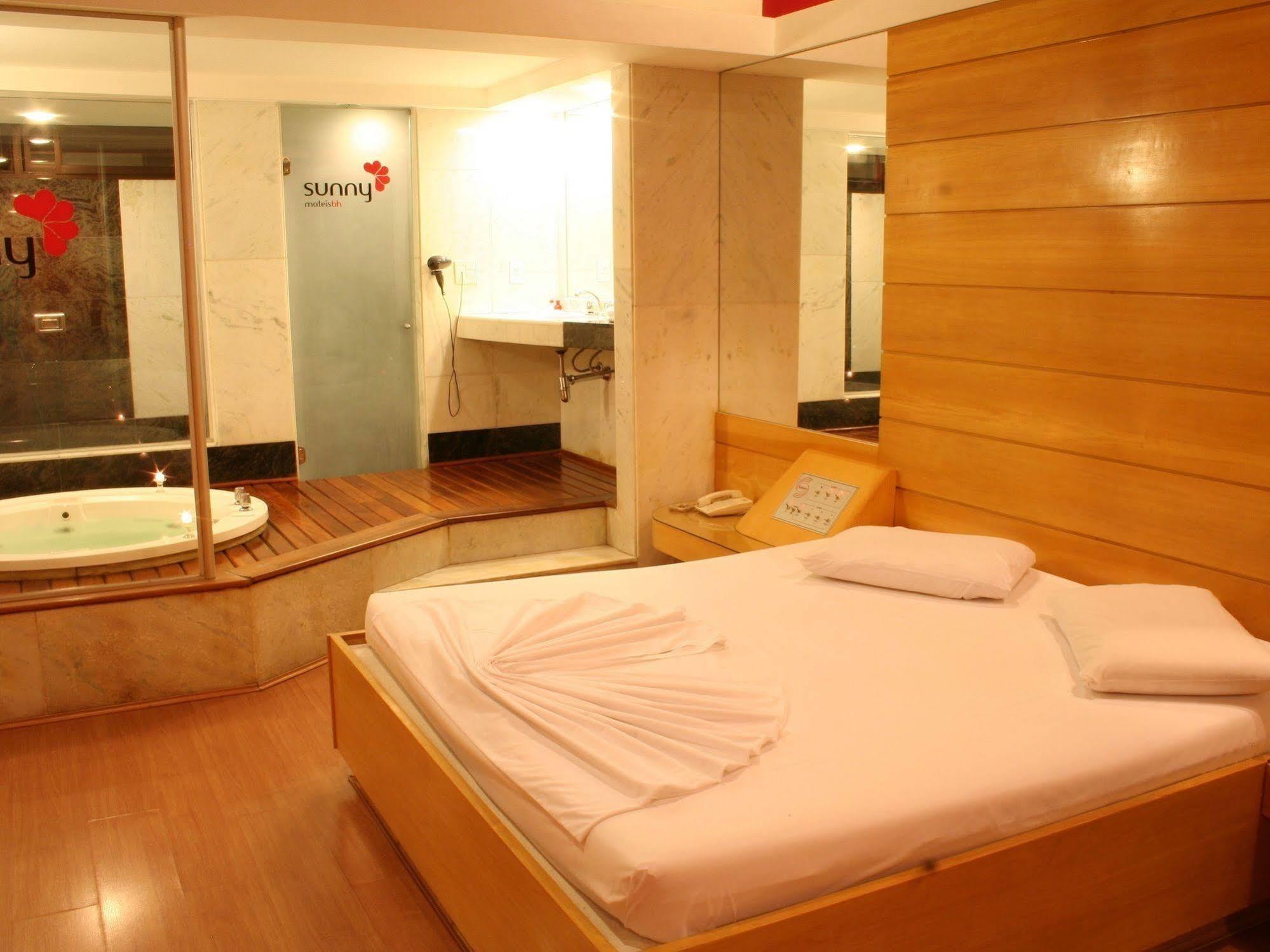 Motel Sunny (Adults Only) เบโลโอรีซอนชี ภายนอก รูปภาพ