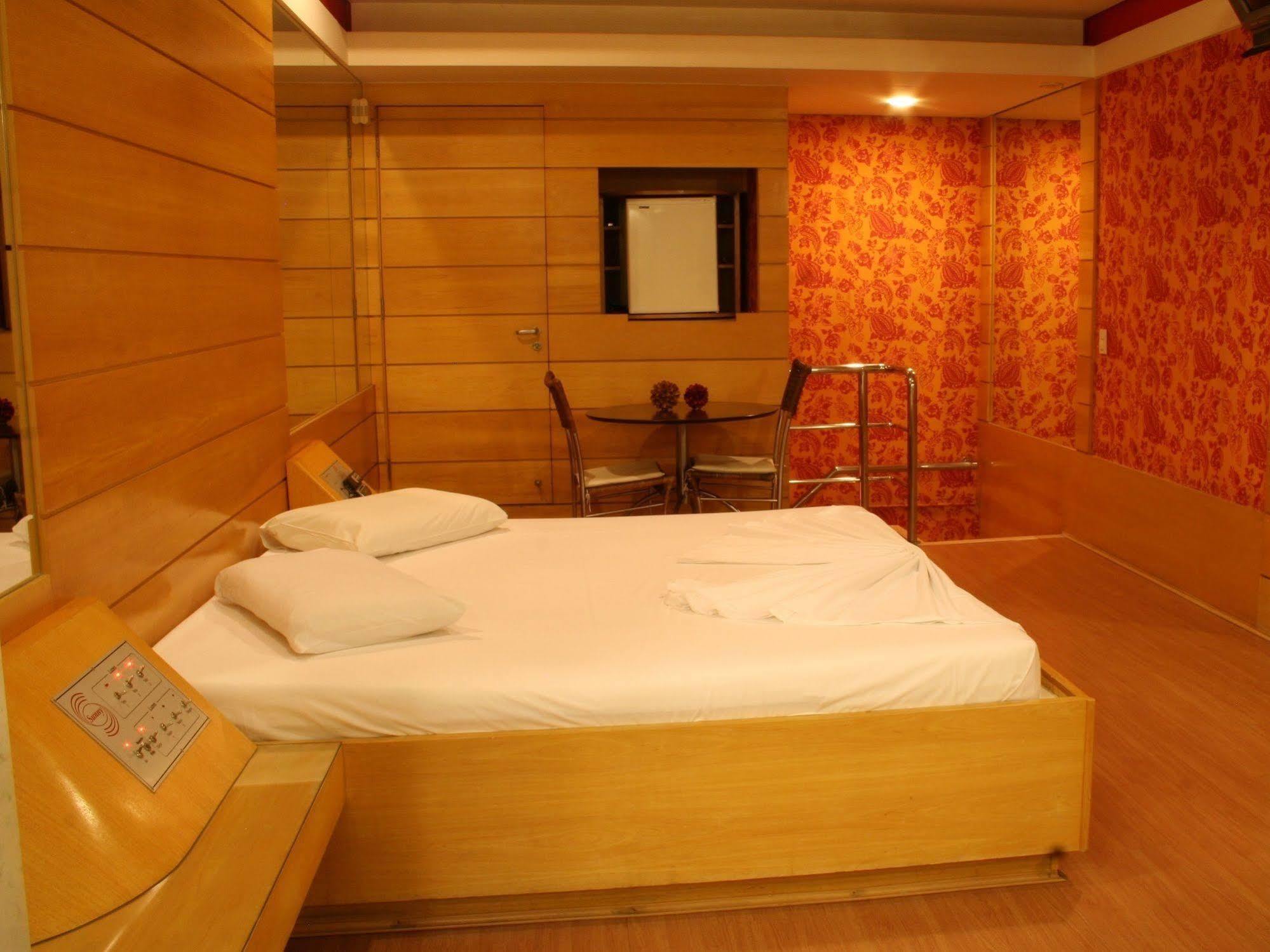 Motel Sunny (Adults Only) เบโลโอรีซอนชี ภายนอก รูปภาพ